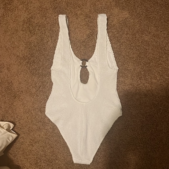 lovewave one piece EUC - Picture 4 of 5